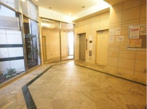 エントランス・エレベーター前