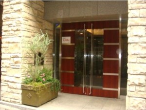 エントランス前