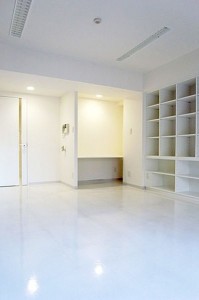 室内：デスク側